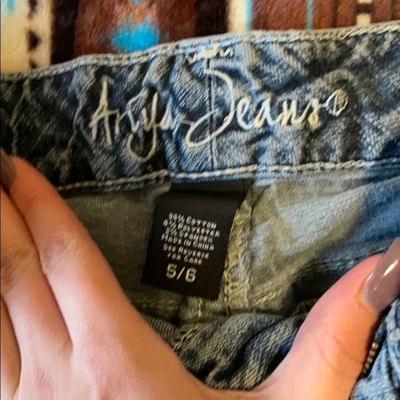 Ariya cut offs - Picture 3 of 3